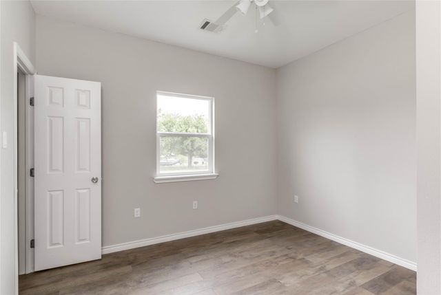 412 Booth ST A, Taylor, TX 76574