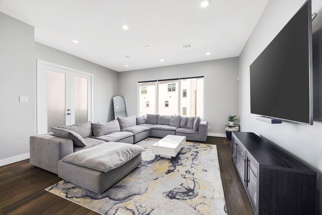 3012 Markle Drive, Houston, TX 77003