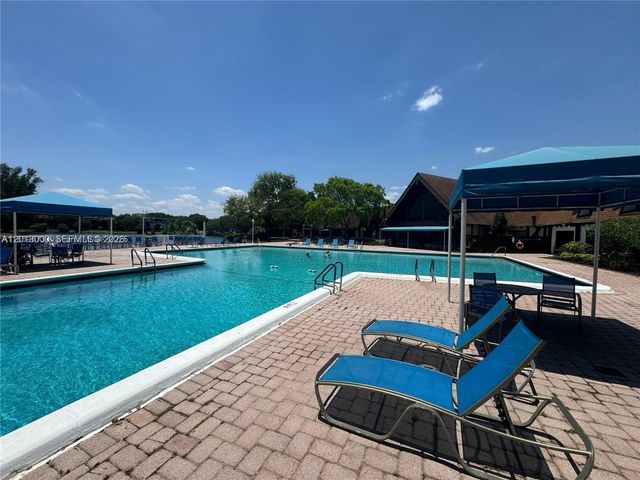 3730 Inverrary Dr 3B, Lauderhill, FL 33319