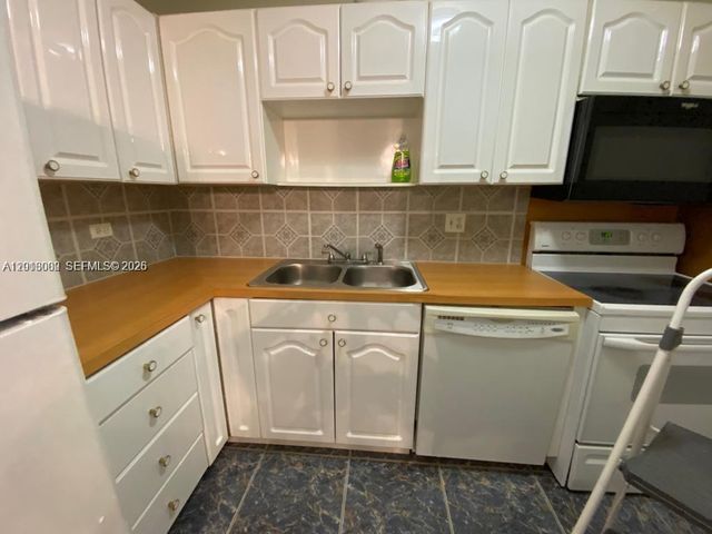 3730 Inverrary Dr 3B, Lauderhill, FL 33319