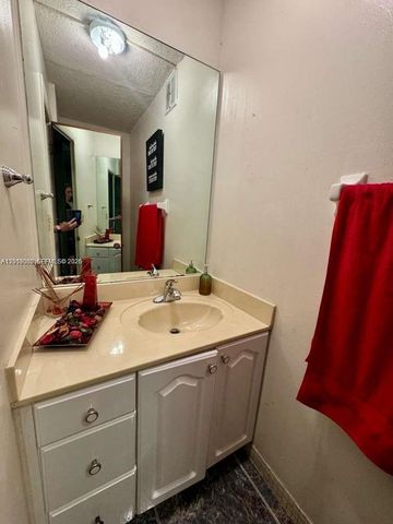 3730 Inverrary Dr 3B, Lauderhill, FL 33319