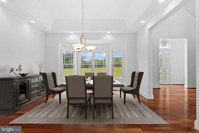 37016 LONGMOOR FARM LN, Hillsboro, VA 20132