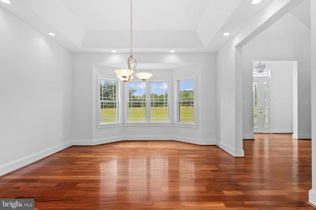 37016 LONGMOOR FARM LN, Hillsboro, VA 20132