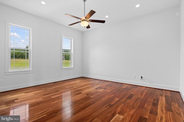 37016 LONGMOOR FARM LN, Hillsboro, VA 20132