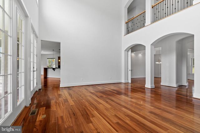 37016 LONGMOOR FARM LN, Hillsboro, VA 20132