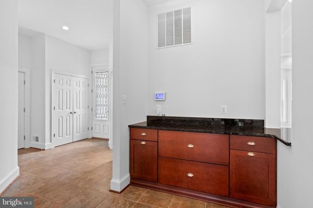 37016 LONGMOOR FARM LN, Hillsboro, VA 20132