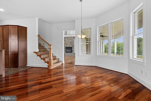 37016 LONGMOOR FARM LN, Hillsboro, VA 20132