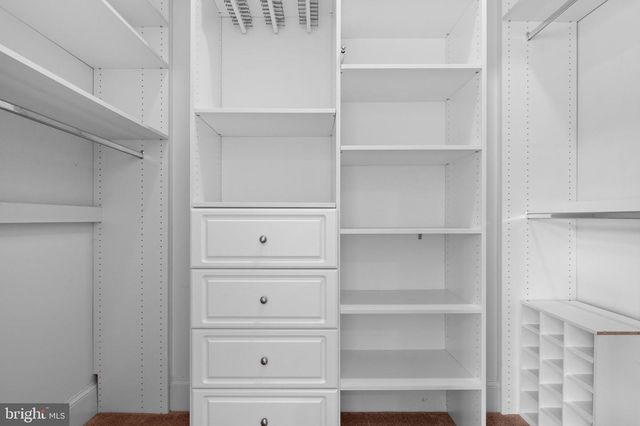 37016 LONGMOOR FARM LN, Hillsboro, VA 20132