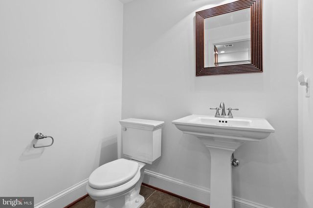 37016 LONGMOOR FARM LN, Hillsboro, VA 20132