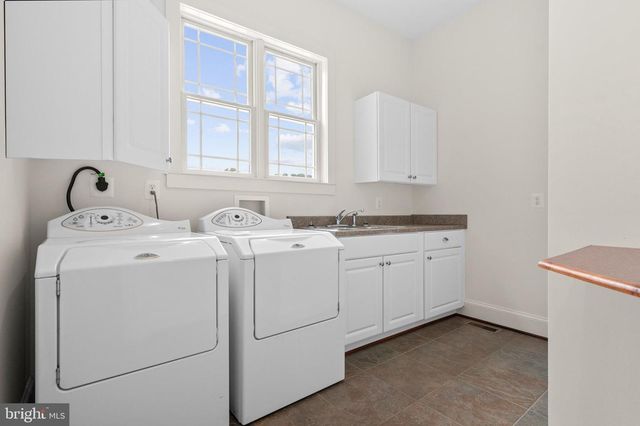 37016 LONGMOOR FARM LN, Hillsboro, VA 20132