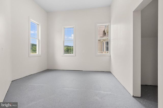 37016 LONGMOOR FARM LN, Hillsboro, VA 20132