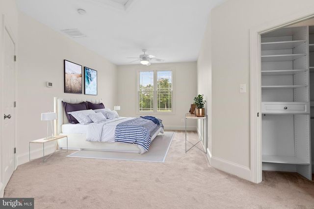 37016 LONGMOOR FARM LN, Hillsboro, VA 20132