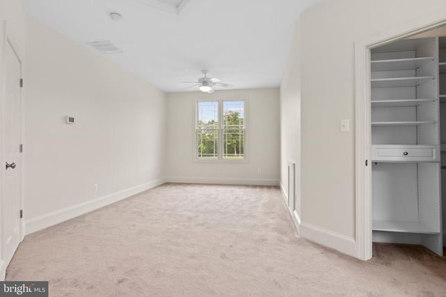 37016 LONGMOOR FARM LN, Hillsboro, VA 20132