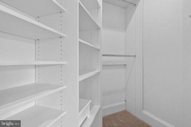 37016 LONGMOOR FARM LN, Hillsboro, VA 20132