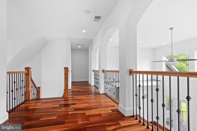 37016 LONGMOOR FARM LN, Hillsboro, VA 20132