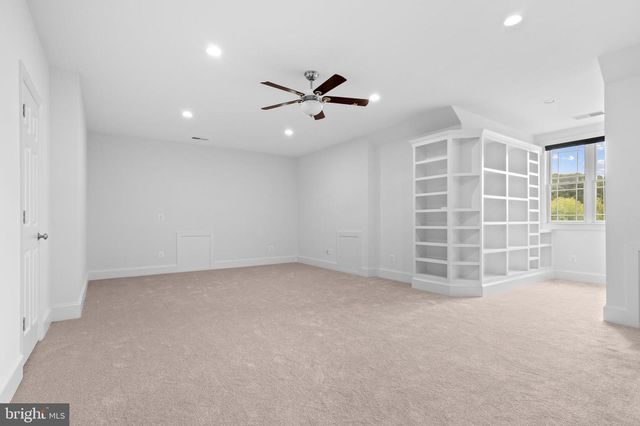 37016 LONGMOOR FARM LN, Hillsboro, VA 20132