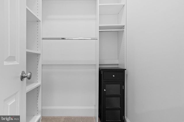 37016 LONGMOOR FARM LN, Hillsboro, VA 20132