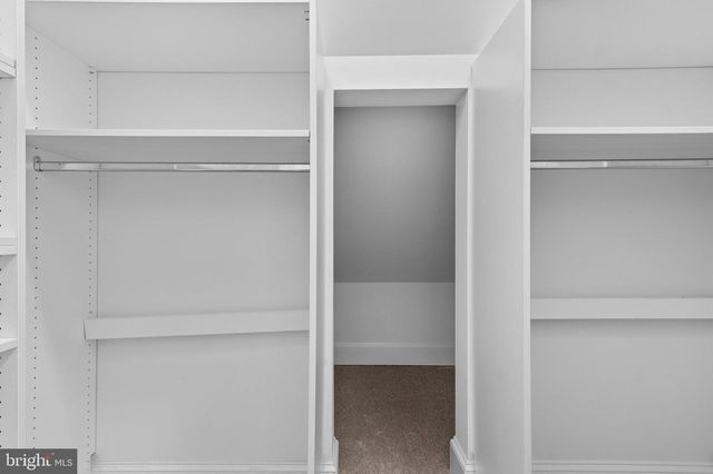 37016 LONGMOOR FARM LN, Hillsboro, VA 20132