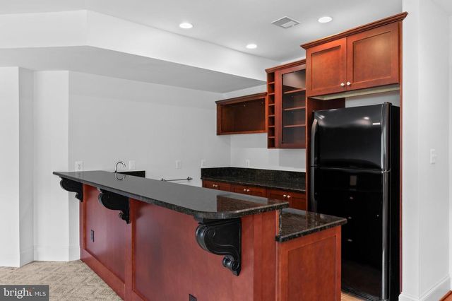 37016 LONGMOOR FARM LN, Hillsboro, VA 20132