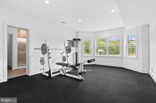 37016 LONGMOOR FARM LN, Hillsboro, VA 20132