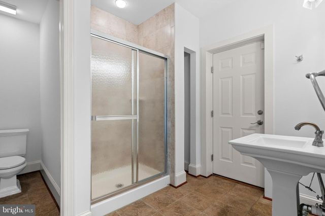 37016 LONGMOOR FARM LN, Hillsboro, VA 20132