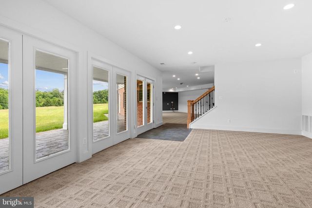 37016 LONGMOOR FARM LN, Hillsboro, VA 20132