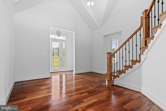 37016 LONGMOOR FARM LN, Hillsboro, VA 20132