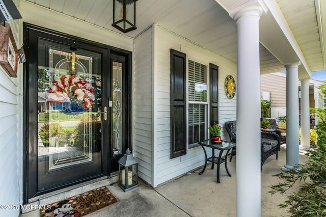 6 Twyford Lane, Manchester, NJ 08759