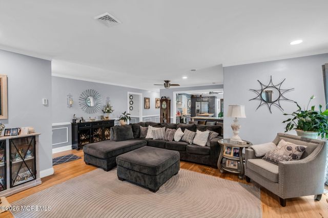 6 Twyford Lane, Manchester, NJ 08759