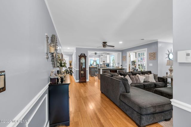 6 Twyford Lane, Manchester, NJ 08759