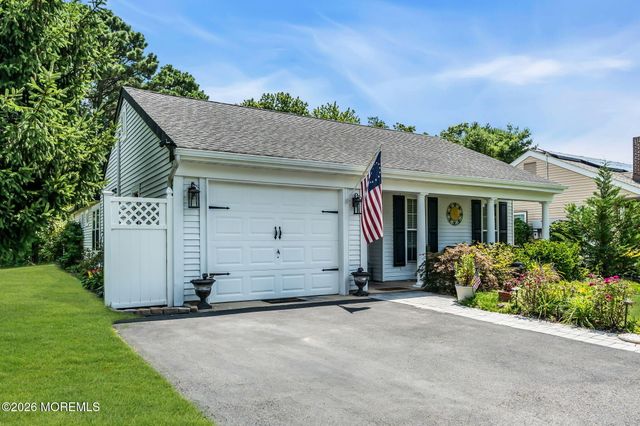 6 Twyford Lane, Manchester, NJ 08759