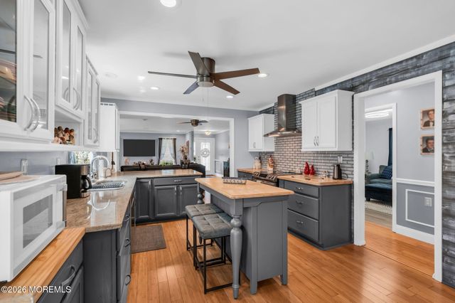 6 Twyford Lane, Manchester, NJ 08759