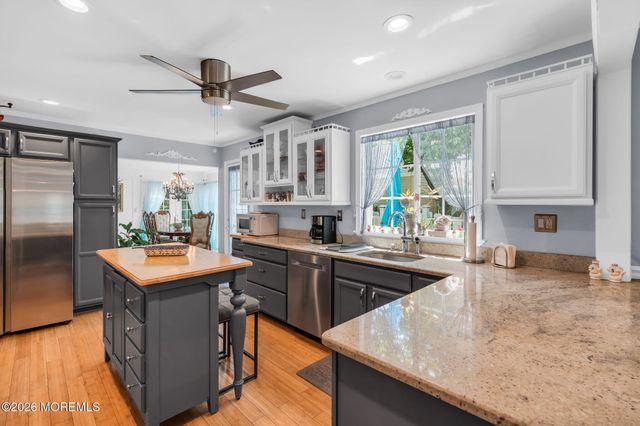 6 Twyford Lane, Manchester, NJ 08759