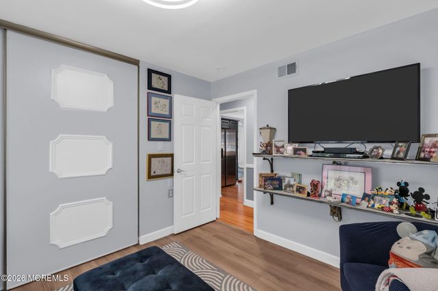 6 Twyford Lane, Manchester, NJ 08759