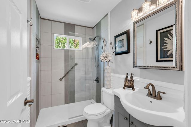 6 Twyford Lane, Manchester, NJ 08759
