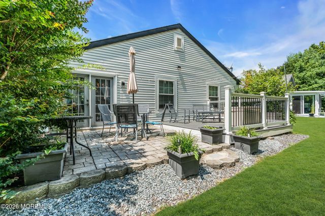 6 Twyford Lane, Manchester, NJ 08759