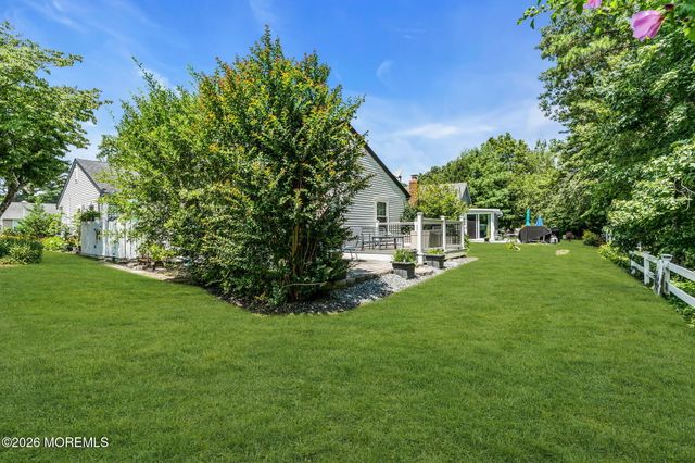 6 Twyford Lane, Manchester, NJ 08759