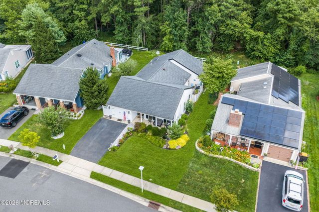 6 Twyford Lane, Manchester, NJ 08759