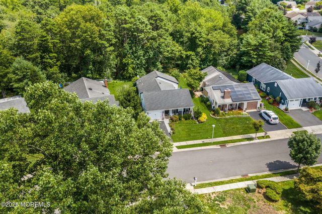 6 Twyford Lane, Manchester, NJ 08759