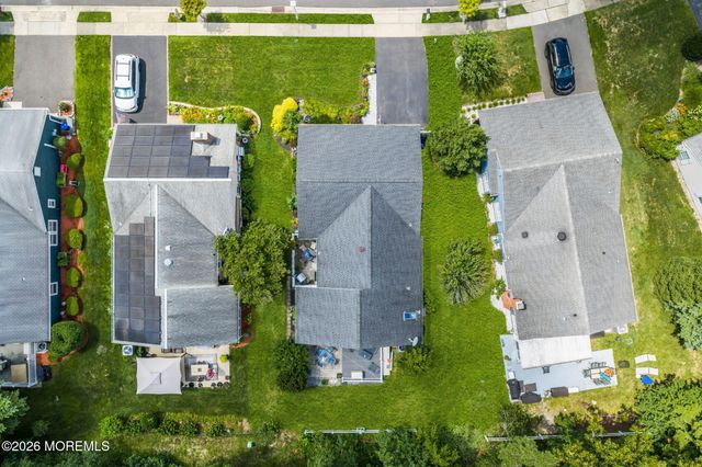 6 Twyford Lane, Manchester, NJ 08759
