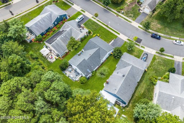 6 Twyford Lane, Manchester, NJ 08759