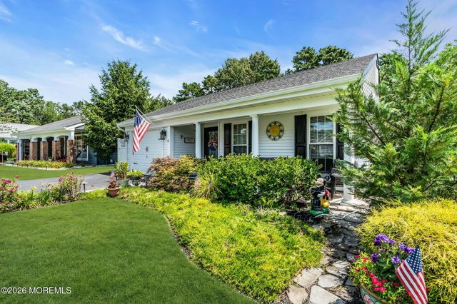 6 Twyford Lane, Manchester, NJ 08759