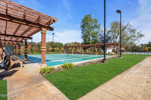 6 Twyford Lane, Manchester, NJ 08759