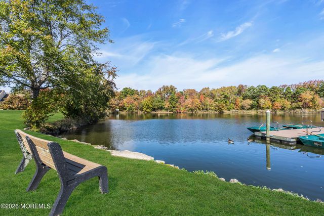 6 Twyford Lane, Manchester, NJ 08759