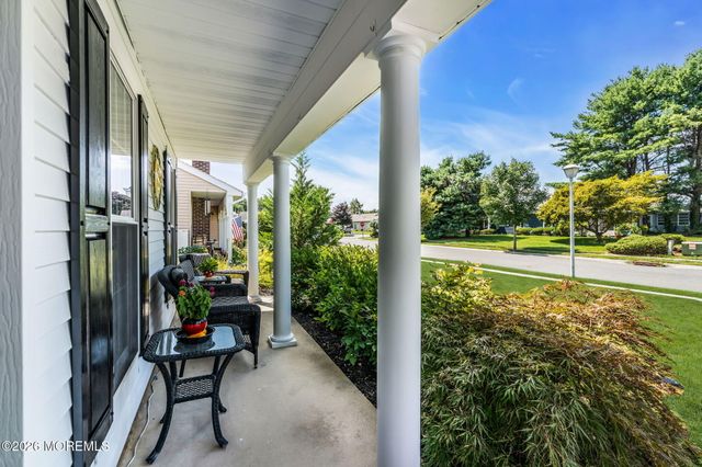 6 Twyford Lane, Manchester, NJ 08759