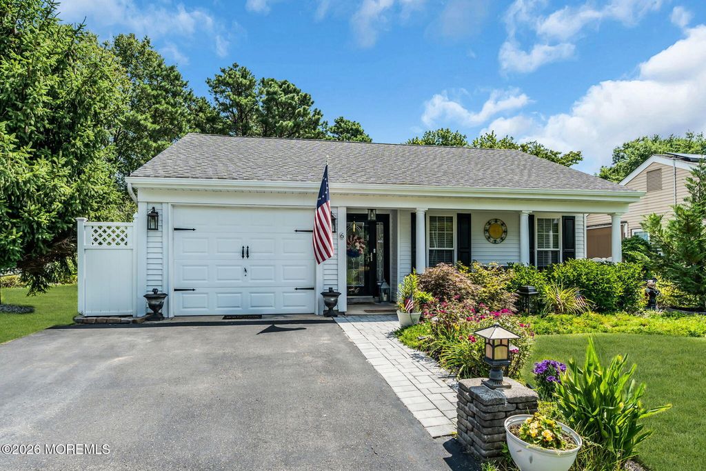 6 Twyford Lane, Manchester, NJ 08759
