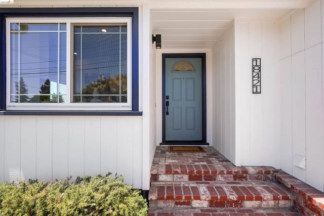 18421 Magee Way, Castro Valley, CA 94546