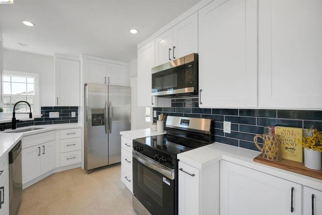18421 Magee Way, Castro Valley, CA 94546