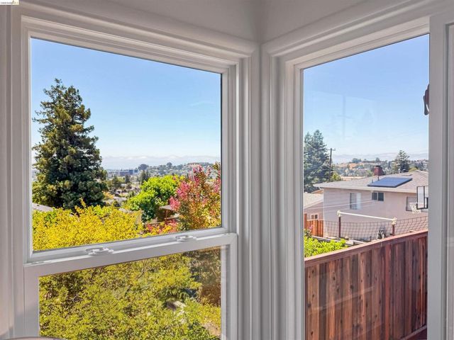 18421 Magee Way, Castro Valley, CA 94546