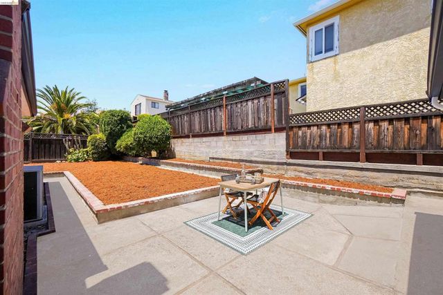 18421 Magee Way, Castro Valley, CA 94546
